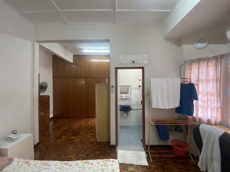 MASTERBEDROOM